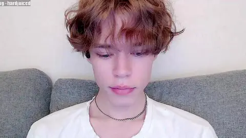 Camboy gay super sexy a casa — pawclaw