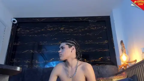 Sexy twink camboy diamondtwink show porno