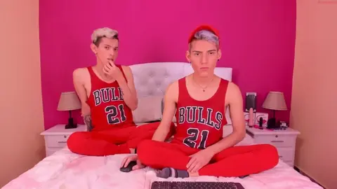 twinks gatos fodendo ao vivo sem camisinha