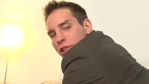 Wall Street Men Dylan Roberts y Shay Michaels Pound Ass