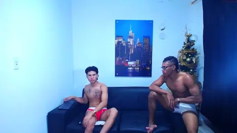 Lateinische Jungs am Webcam 016