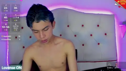 Sexy twink camboy princeapolo live show