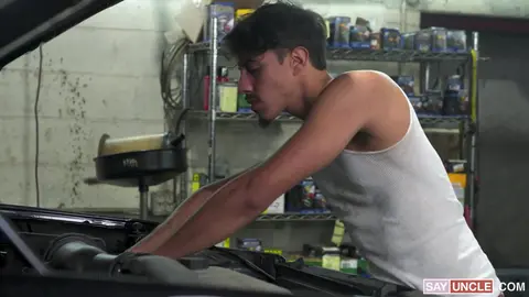 Angel Elias, Internet Papi – Février Internet Papi fait une vidange à Angel