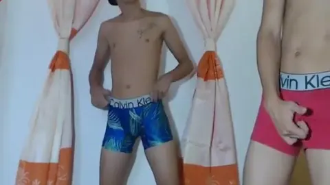 Chicos Latinos Calientes en Cam 031