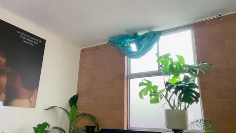 Spectacle porno twink avec le camboy Andy Belier