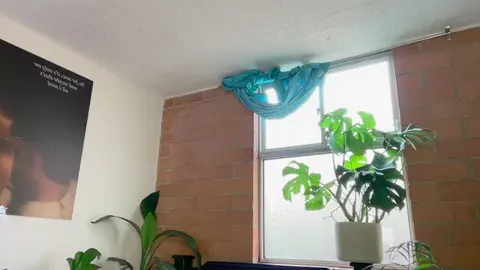 Spectacle porno twink avec le camboy Andy Belier