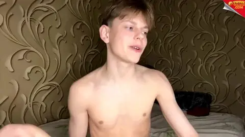 Show webcam twink caliente con DenPhoenix