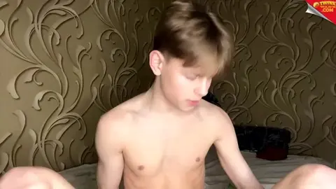 Show webcam twink caliente con DenPhoenix