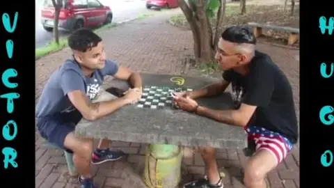 Jovenes Latinos Casero Follando 4