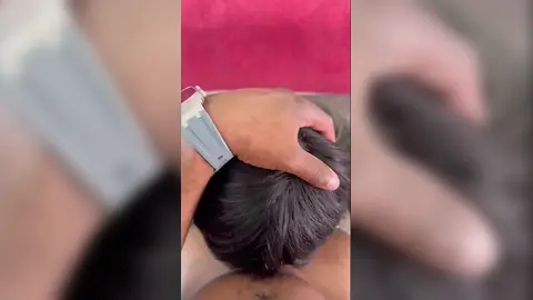 Coppia eccitata di amici e amanti a casa