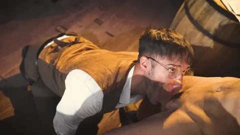 Jack DesFeux, Arno Antino – Retour Avant scène 1