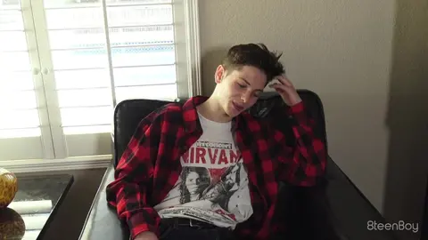 HX - Riley Finch: Solo session