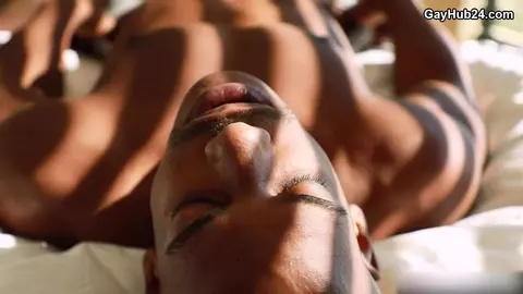 Adrian Hart arromba Tannor Reed sem camisinha