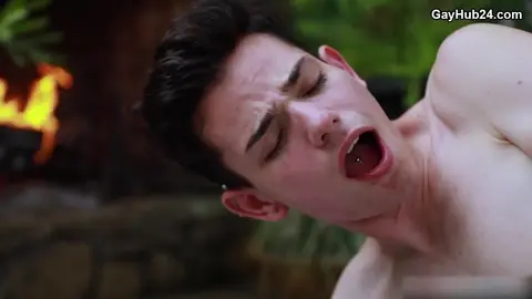 Eli Bennet e Tayte Hanson foder sem camisinha