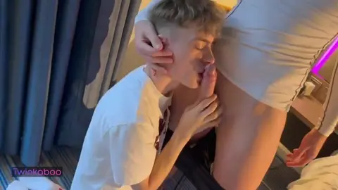 Três novinhos fodendo juntos