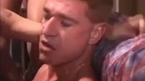 Barebacking 101 - Orgie bareback entre mecs