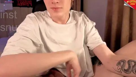 Louie Evans novinho sexy show ao vivo na câmera