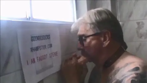 Steve Ryan adore sucer des queues comme un vrai minet