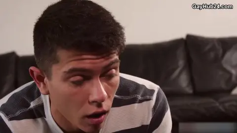 Clark Davis pilonne le cul de Cory Kane