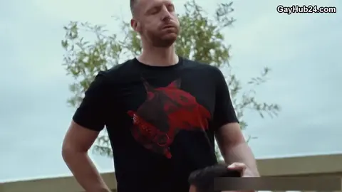 Il bodybuilder francese e il suo culo per la BBC tedesca