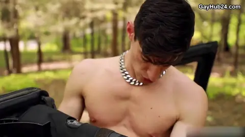 Aiden Ward fode Greyson Myles sem camisinha