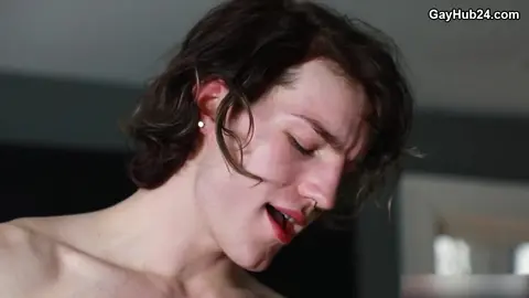 Finn August et Hazel Hoffman se défoncent