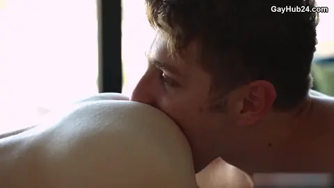 Avery Jones et Clavin Banks baisent sauvagement bareback