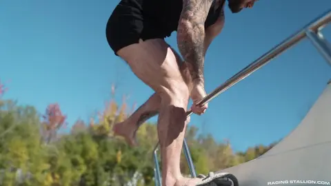 William Seed & Seb Leblanc: azione in spiaggia