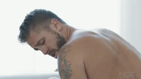 Daddy recibe una mamada caliente antes del partido