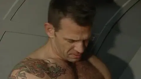 En décollage : deux studs baisent dans les airs