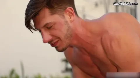 Avery y Jordan en escena bareback apasionada