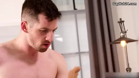 Niko Russo saccage Thyle Knox bareback