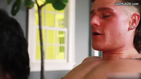 Chris Andy and Travis Stevens baise brutale