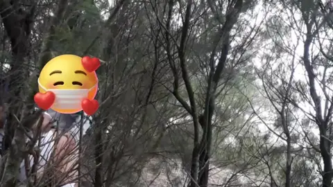 Casado s'exhibe à la plage voyeur