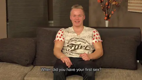 Boda Gold - joven deportista desnudo & se pajea