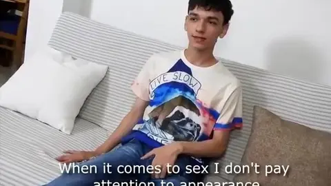 Nico latino minet sexy se branle en cam chaude