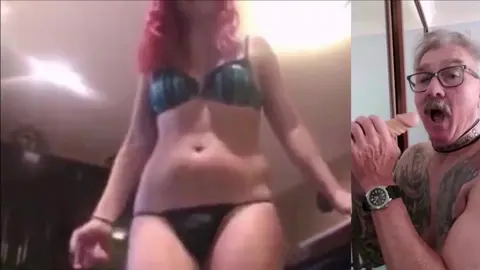 Steve Ryan muere por tener pollas en la boca