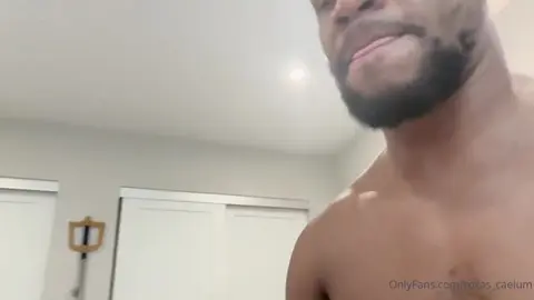 Minet blanc avale une énorme BBC